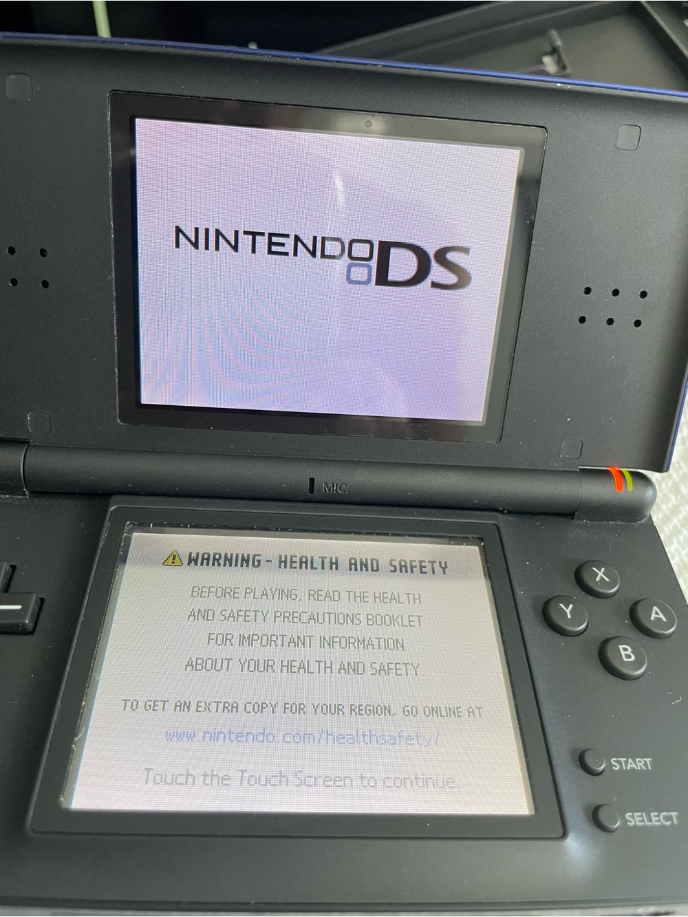 Nintendo DS System - Picture 2 of 11